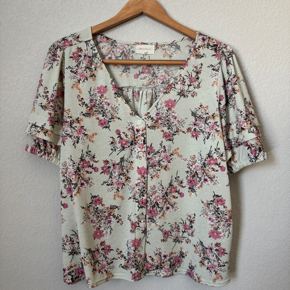 MELLODAY Floral V-Neck Blouse in Pink and Cream